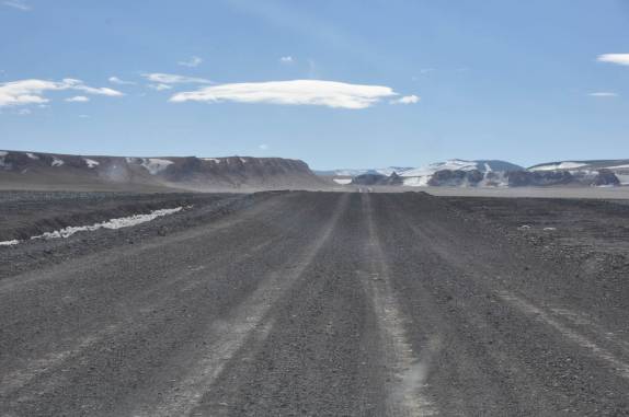 Estrada de rípio no lado chileno do Paso San Francisco, ligação entre o país e a Argentina